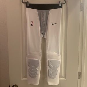 Nike NBA Pro Hyperstrong Padded 3/4 Compression Leggings White Size Large / L